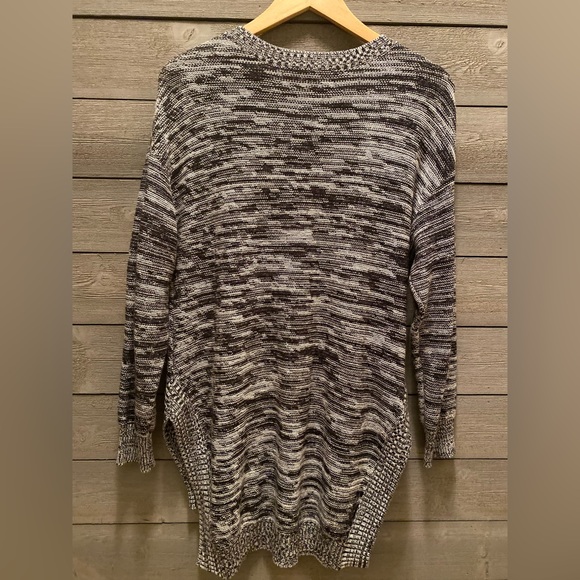 BCBG Oversized Cardigan - Picture 3 of 3